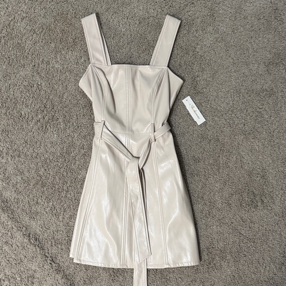 Shoshanna Dresses & Skirts - Brand New Shoshanna Sleeveless Faux-Leather Belted Mini Dress in Cream size 2